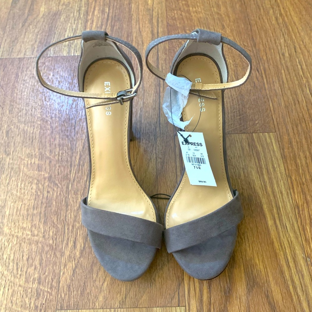 Express classic strappy heal